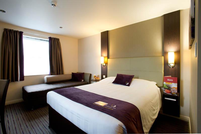 Premier Inn Stirling City Centre Экстерьер фото
