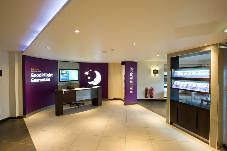 Premier Inn Stirling City Centre Экстерьер фото